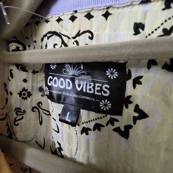 NWT Good Vibes Large Hippie Shirt Yellow Handkerchief Print 70's Button Up - Picture 3 of 8